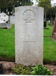 Thomas Thorne’s headstone at Plymouth (Efford) Cemetery, England (Photograph: H. Thompson 24/8/2014)